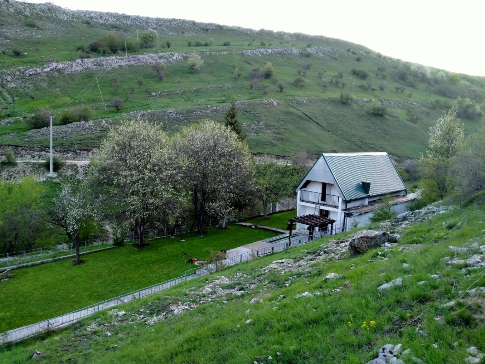 Vikendica Na Jezeru Villa Gacko Exteriör bild
